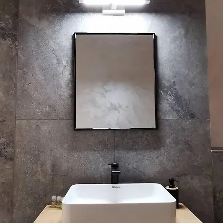 Koa - Pandora Apartment With Hidden Door * Брашов