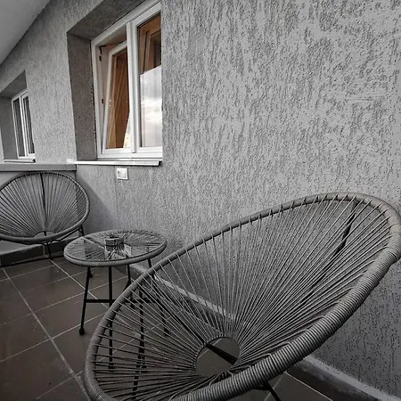 Koa - Pandora Apartment With Hidden Door * Брашов