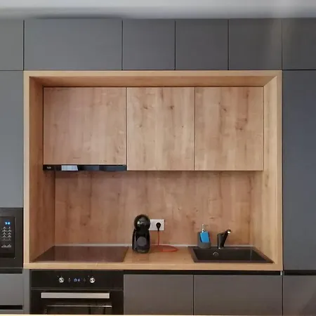 Апартаменти Koa - Pandora Apartment With Hidden Door *