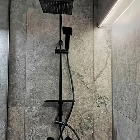 Koa - Pandora Apartment With Hidden Door Брашов
